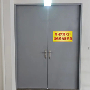 防火門作用是什么(圖1) 常閉式防火門保持關閉.jpg