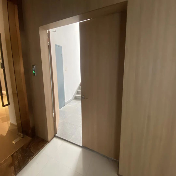 防火門怎樣選擇(圖1) 防火門木質(zhì).jpg